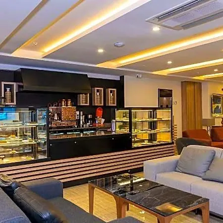 38 Hotel 4*