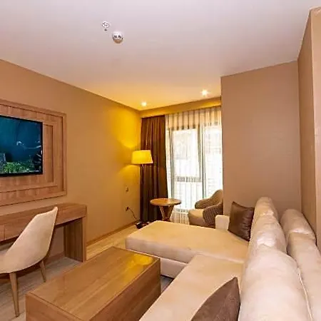 38 Hotel 4*